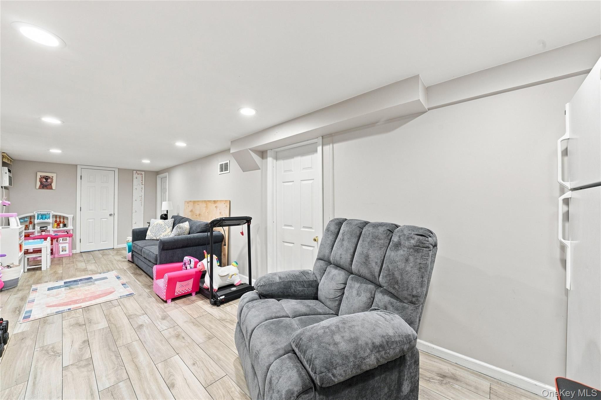 5 Talbot Lane Property Photo 35