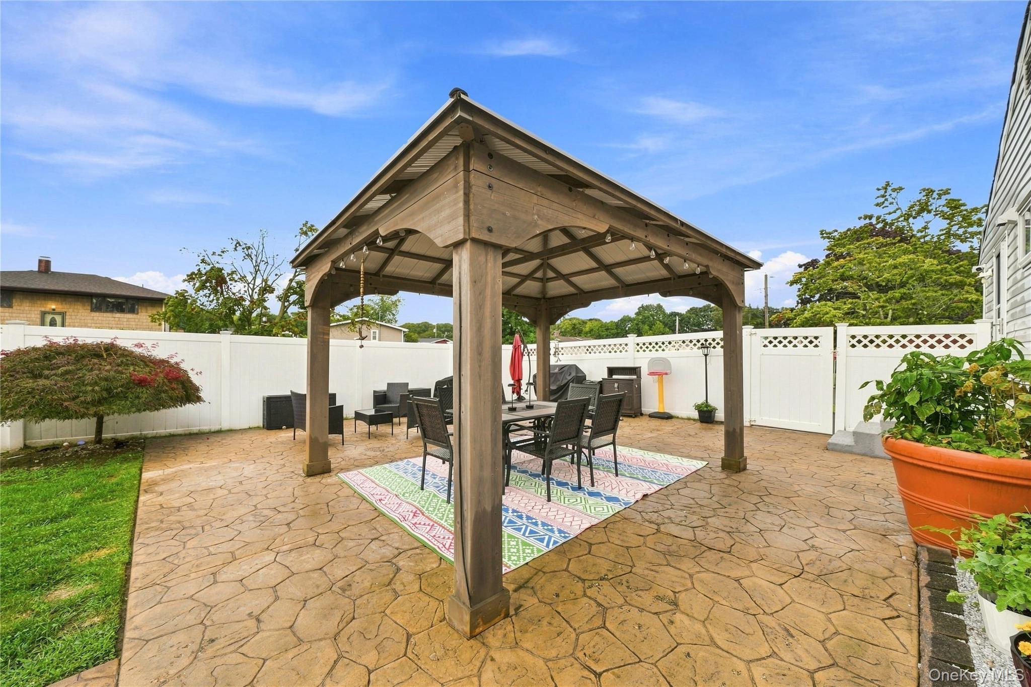 5 Talbot Lane Property Photo 43