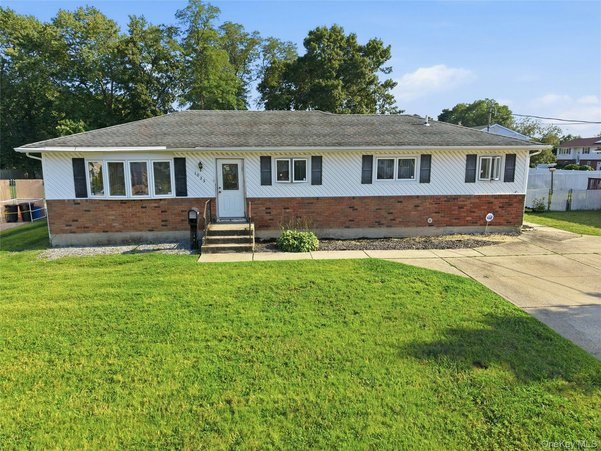 1035 Tooker Avenue Property Photo 4
