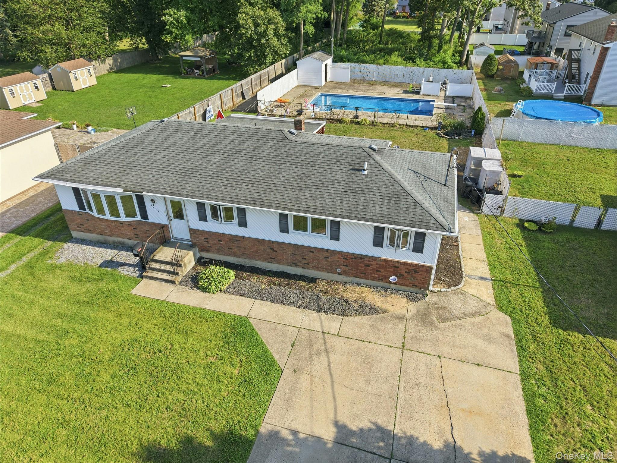 1035 Tooker Avenue Property Photo 7