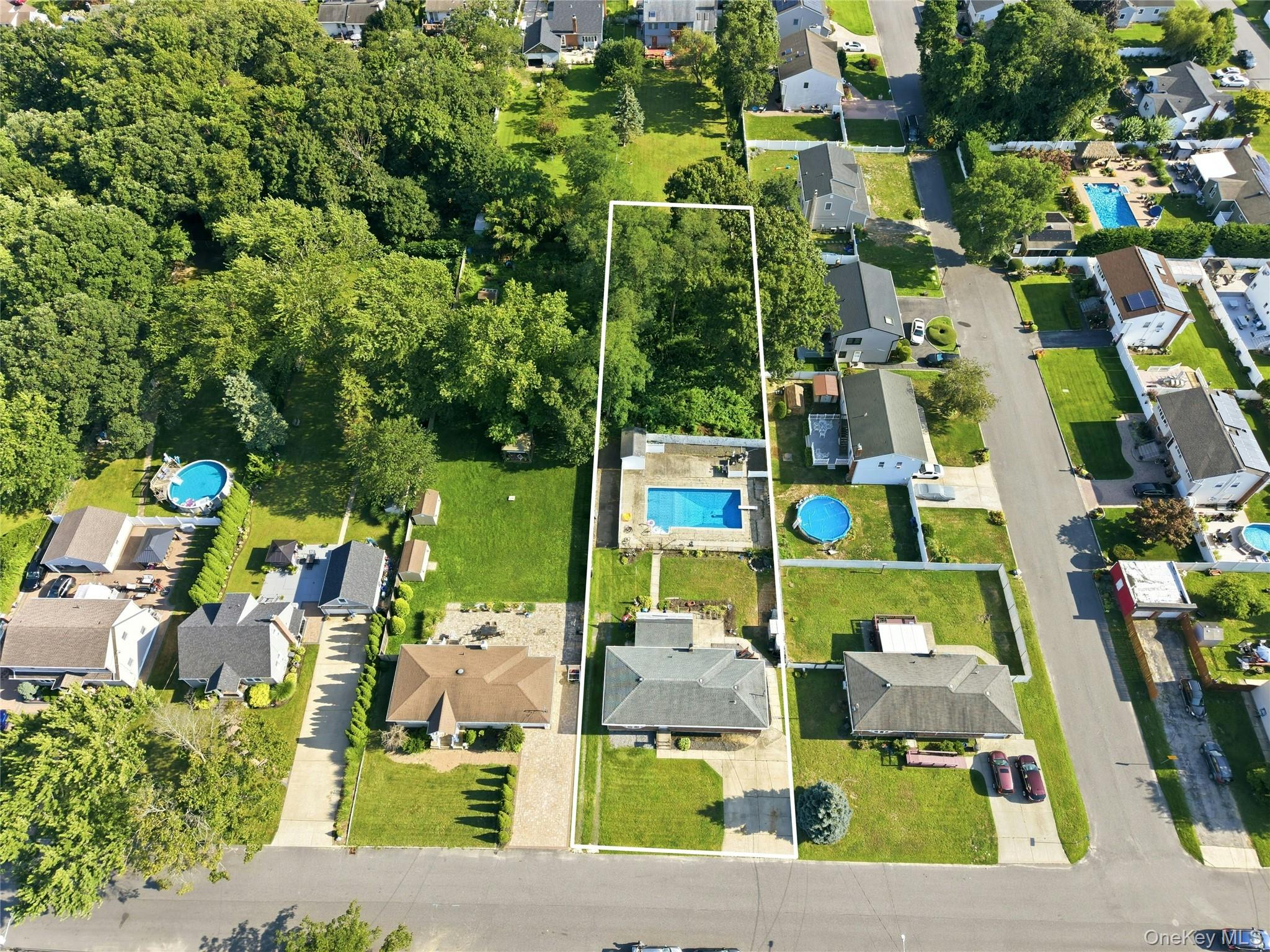 1035 Tooker Avenue Property Photo 8
