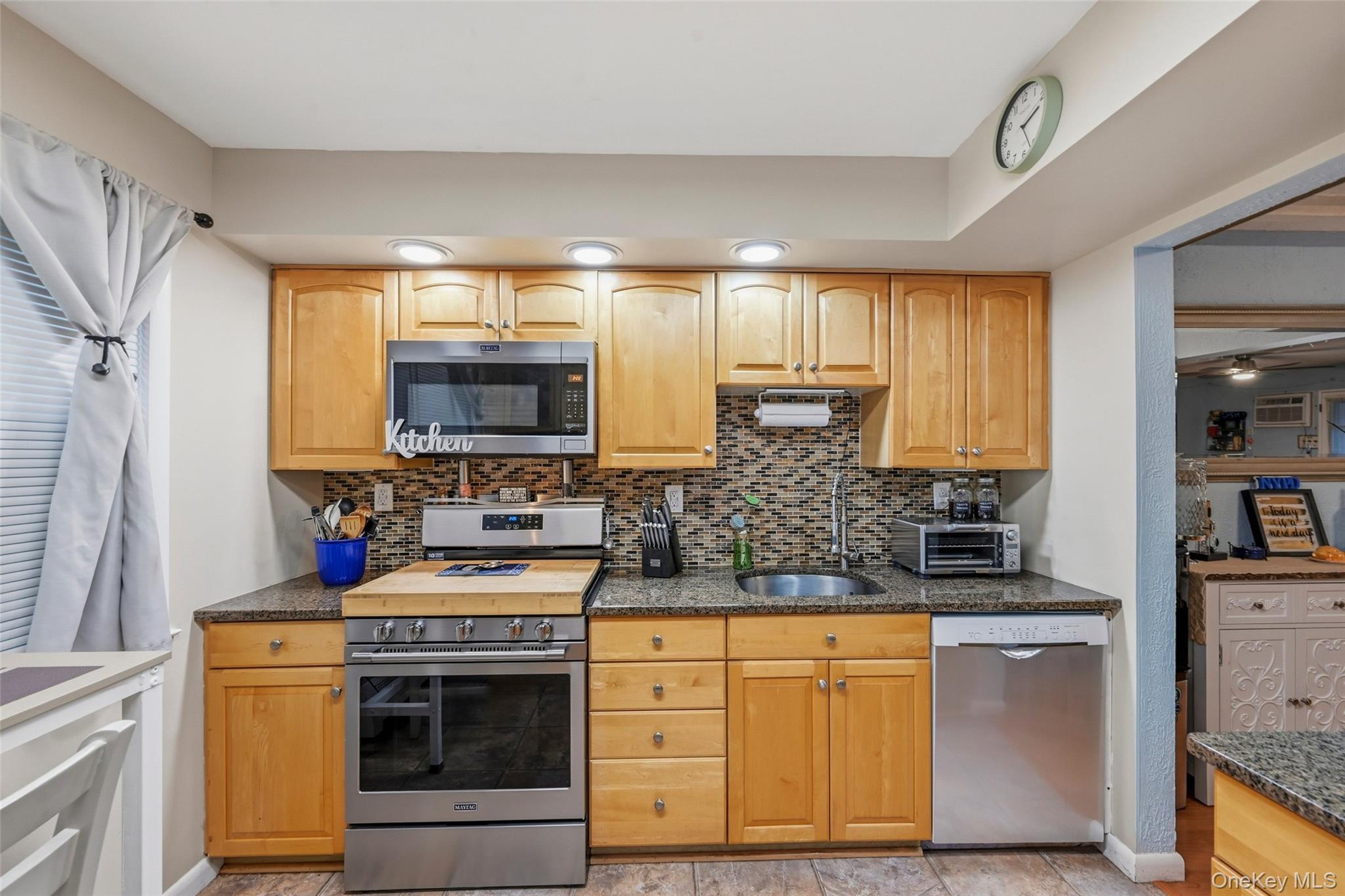 72 Yorkshire Drive Property Photo 14
