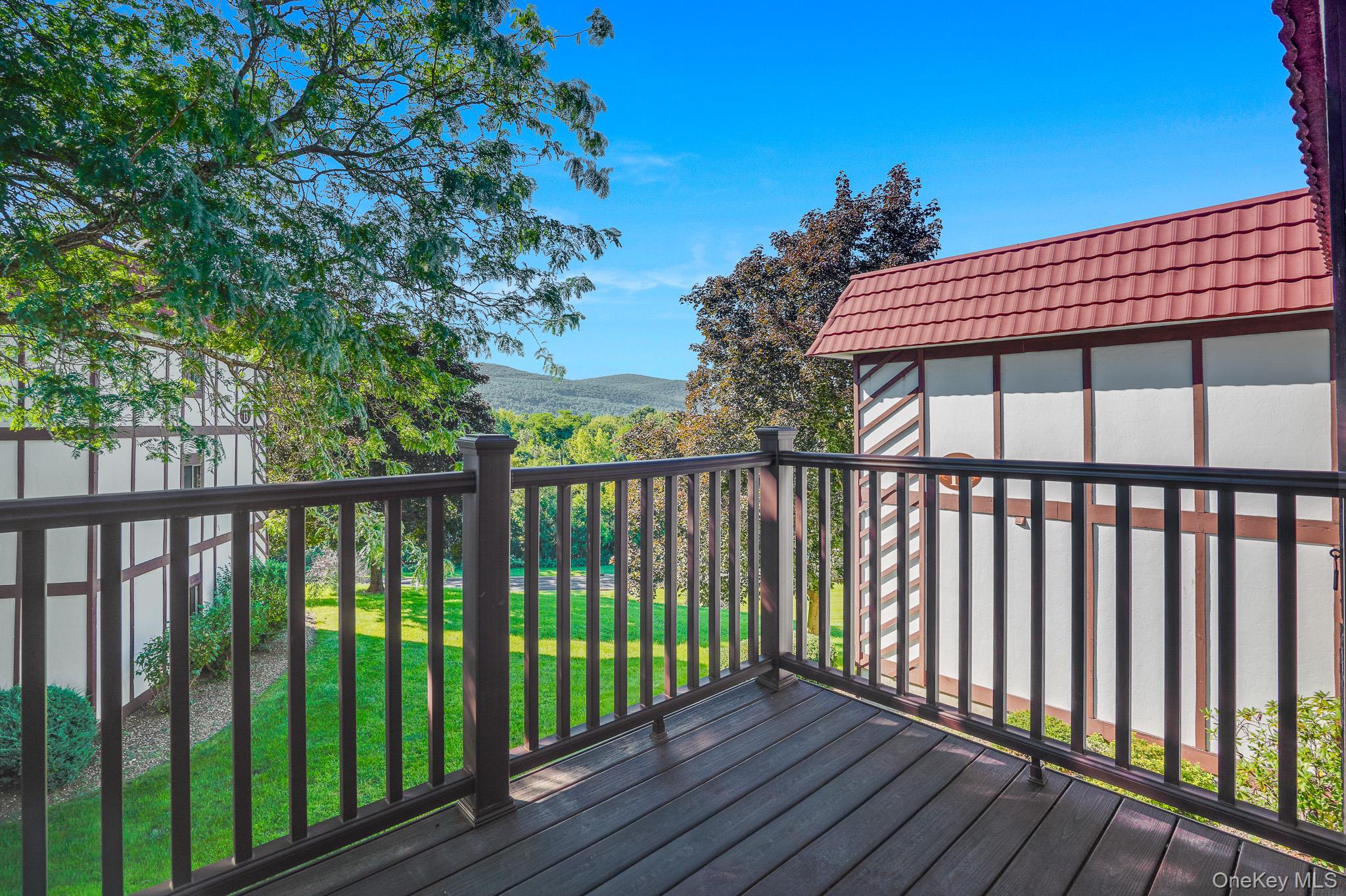 12 Skyline Drive 8 Property Photo 22