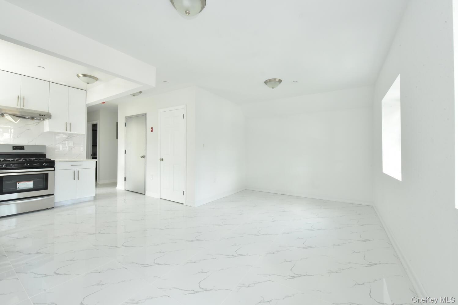 5716 163rd Street Property Photo 17