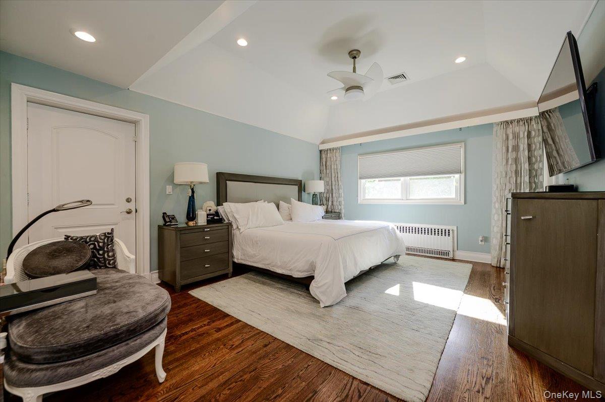 85 Suffolk Boulevard Property Photo 19