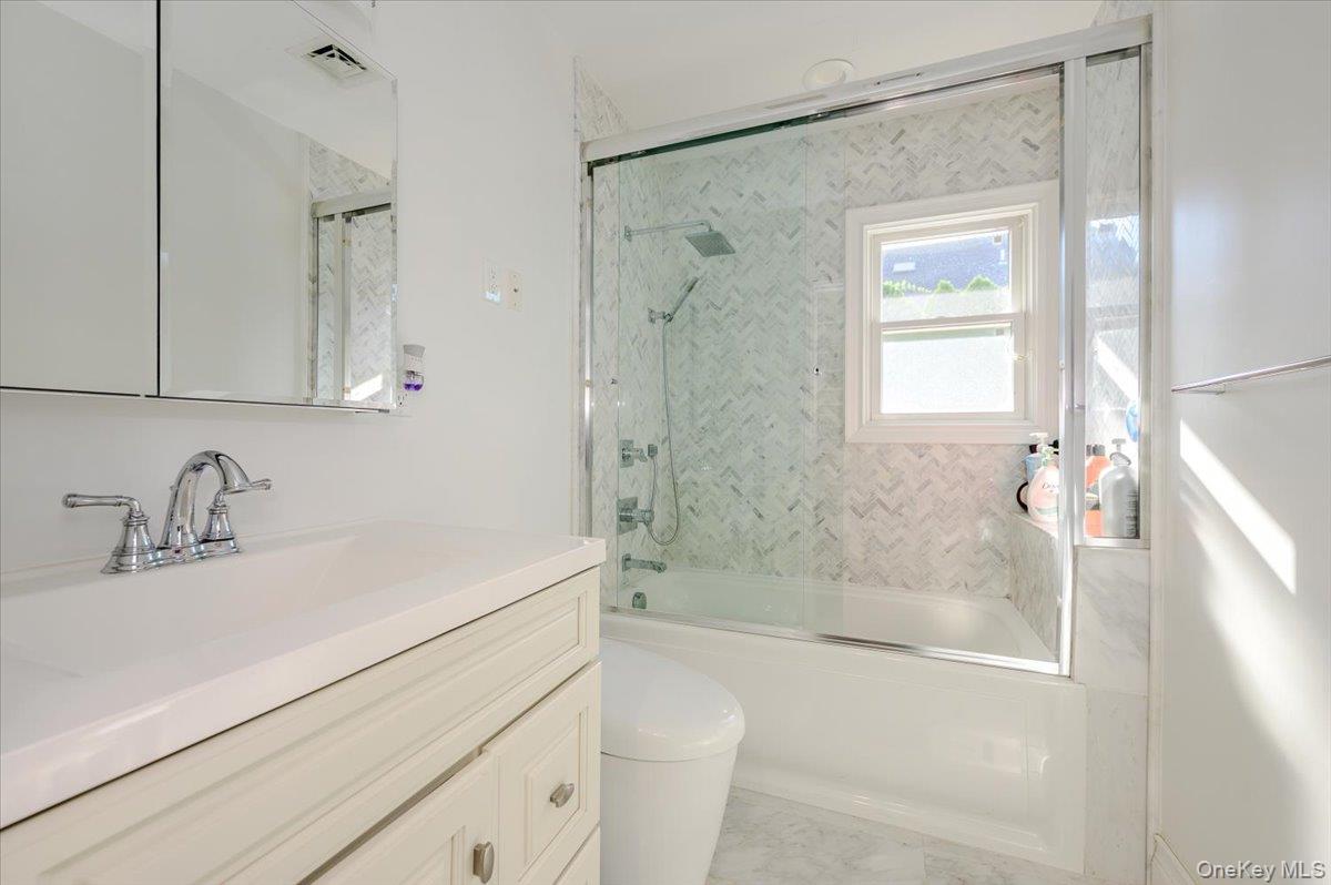 85 Suffolk Boulevard Property Photo 23