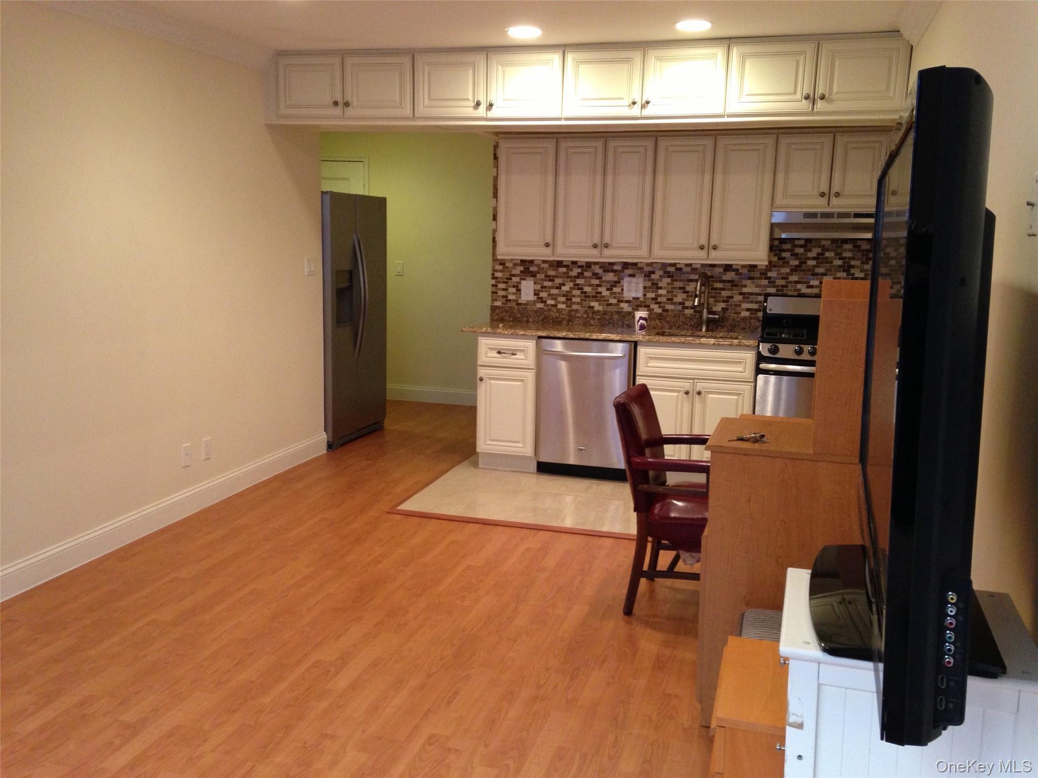 15 Canterbury C-13 Property Photo 7