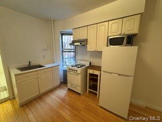 61 Mott Street Property Photo 6