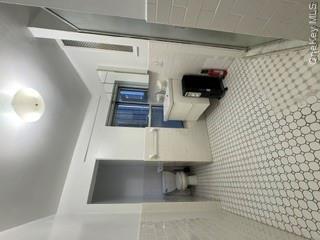 61 Mott Street Property Photo 8