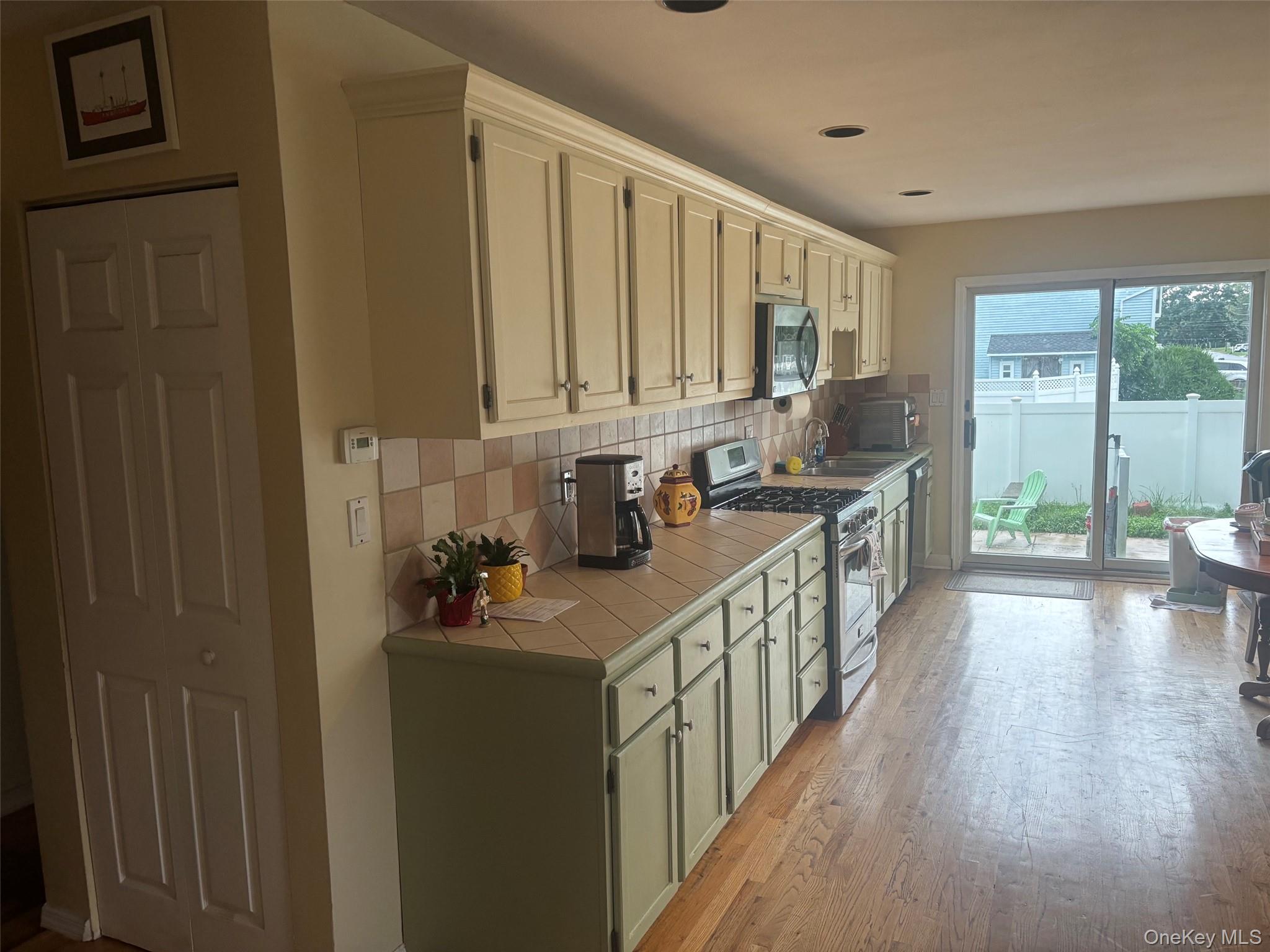 8 Durst Drive Property Photo 17