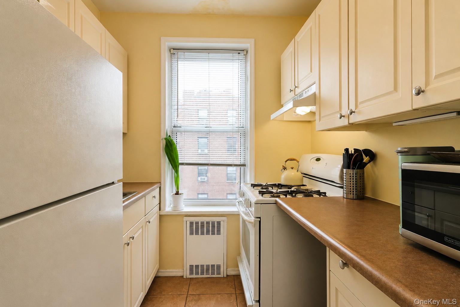 99-15 66 Avenue 5a Property Photo 12