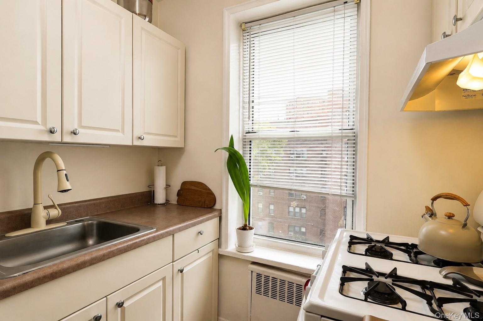 99-15 66 Avenue 5a Property Photo 17