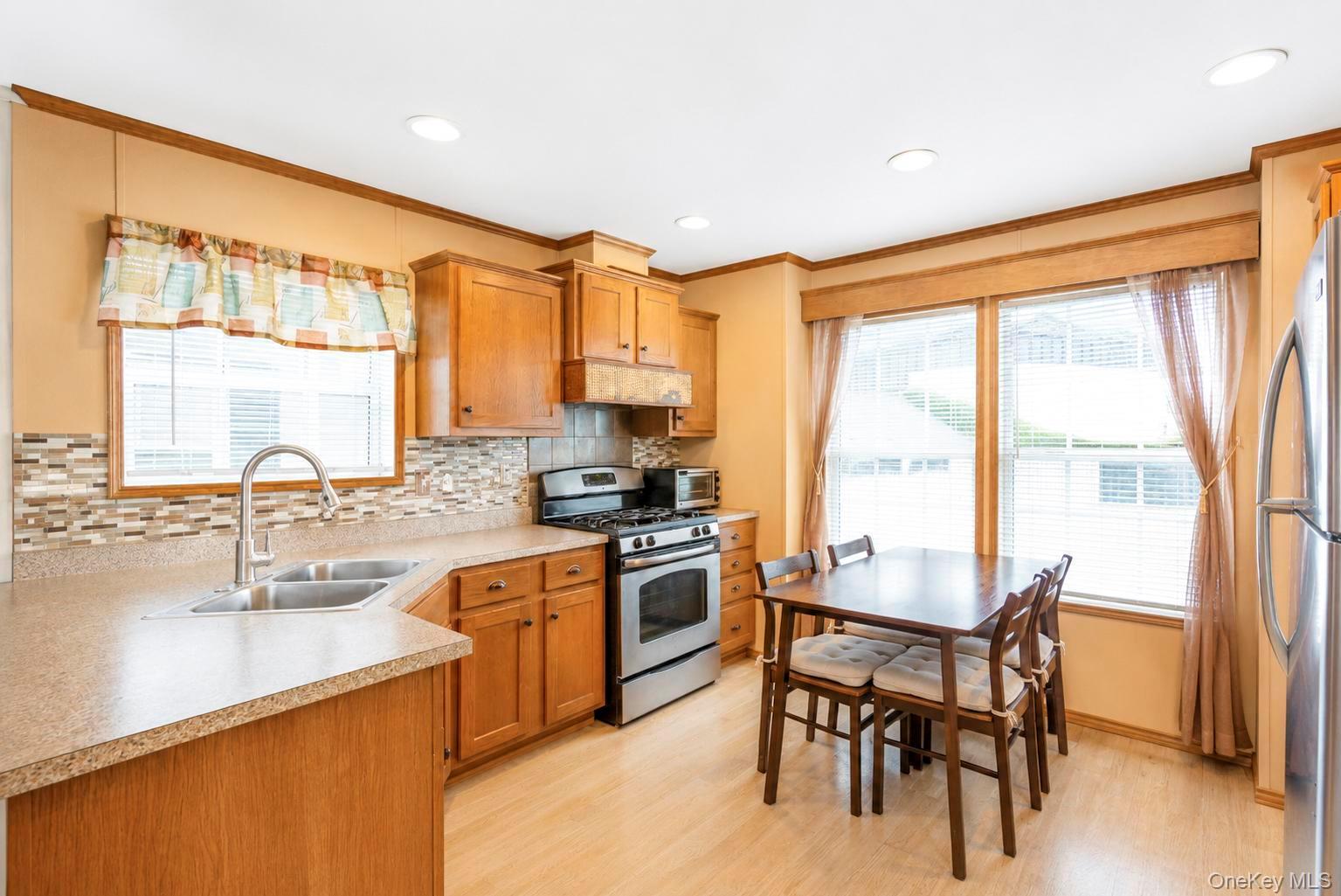 600 Broadway M10 Property Photo 4