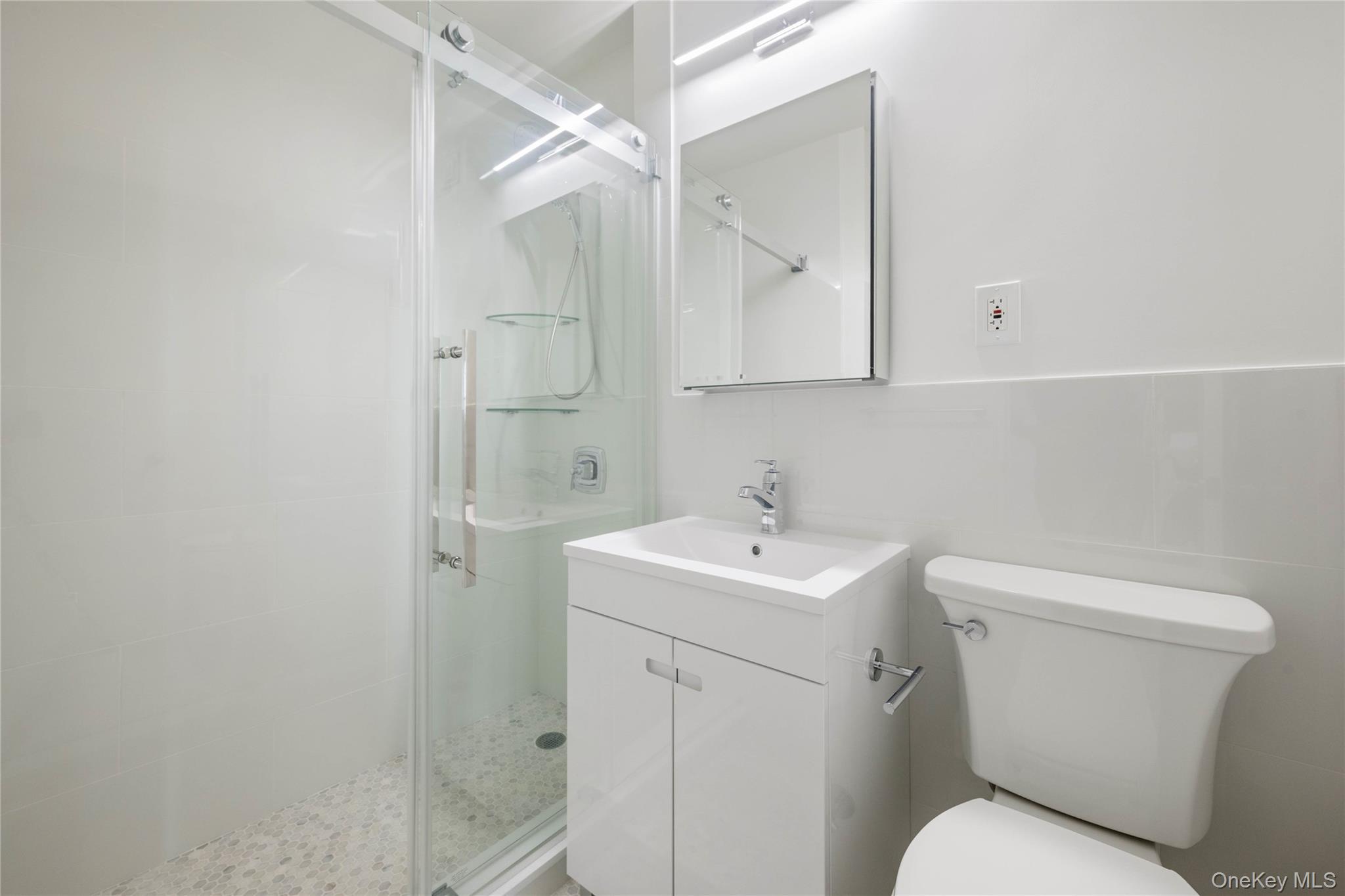 5700 Arlington Avenue 17d Property Photo 8