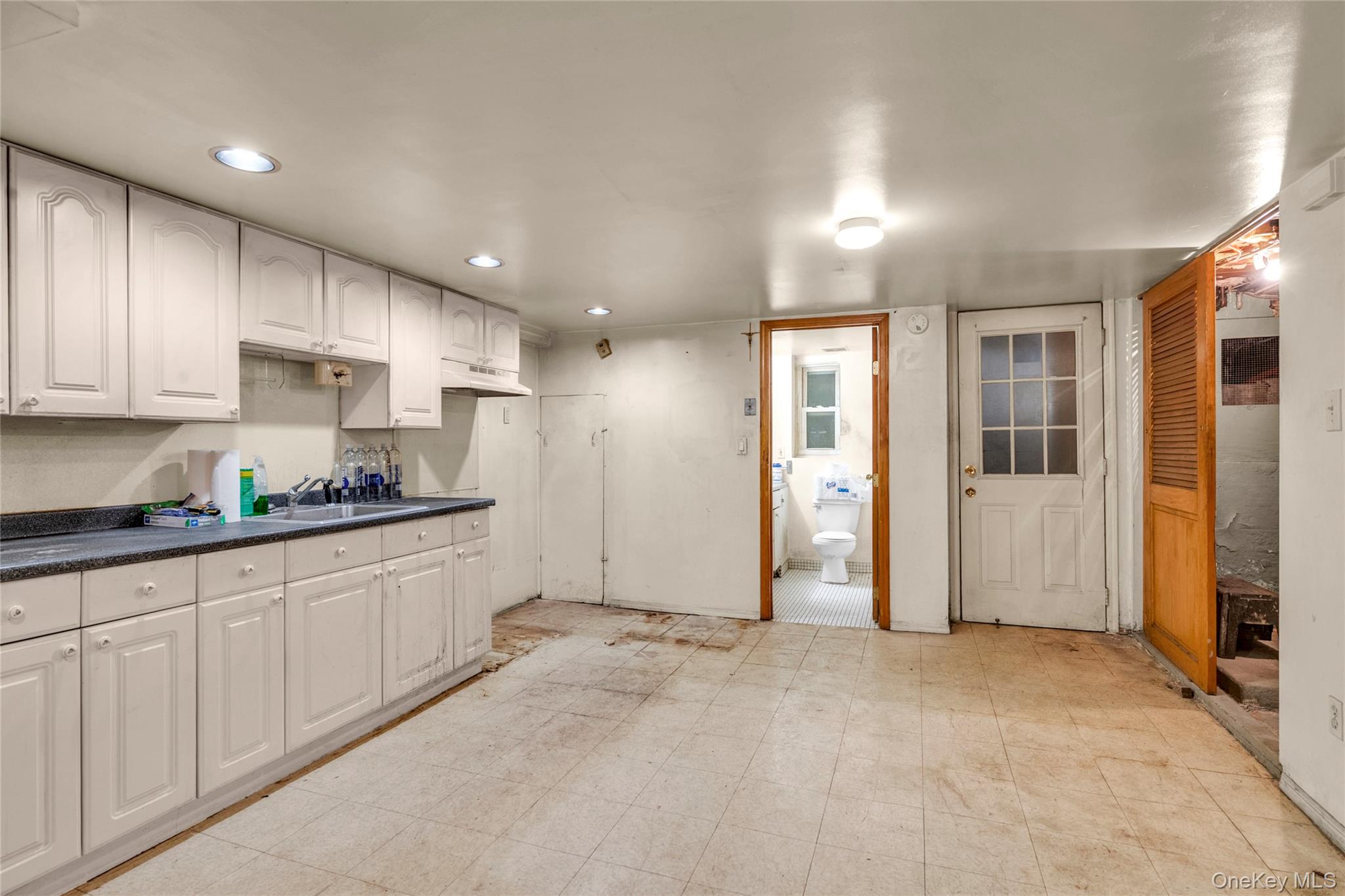 54-55 65th Place Property Photo 10