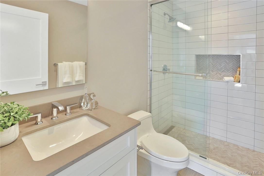 470 Main Street 11 Property Photo 16