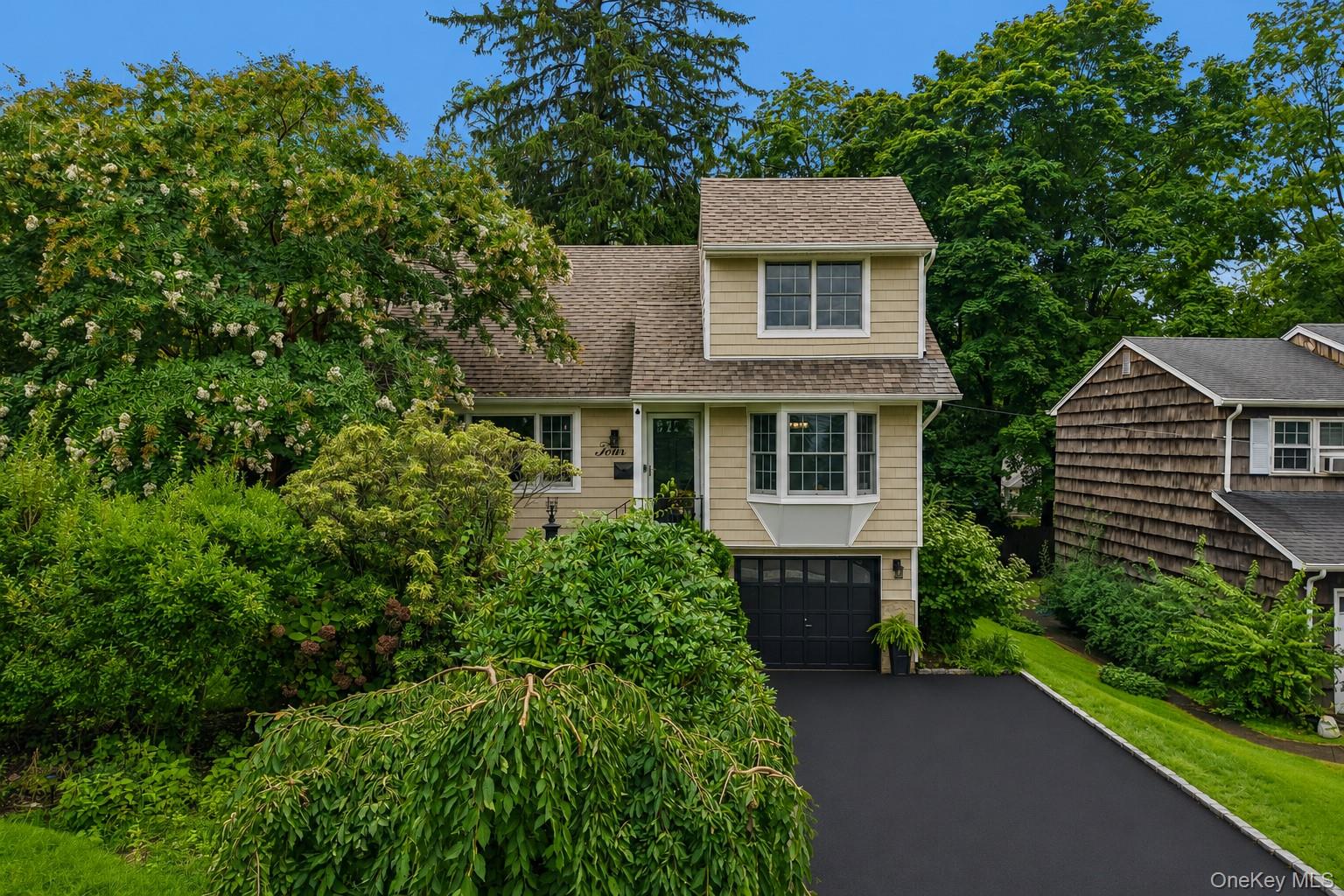 4 Beach Avenue Property Photo 1