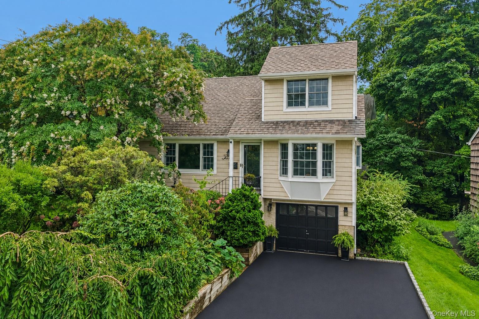 4 Beach Avenue Property Photo 2