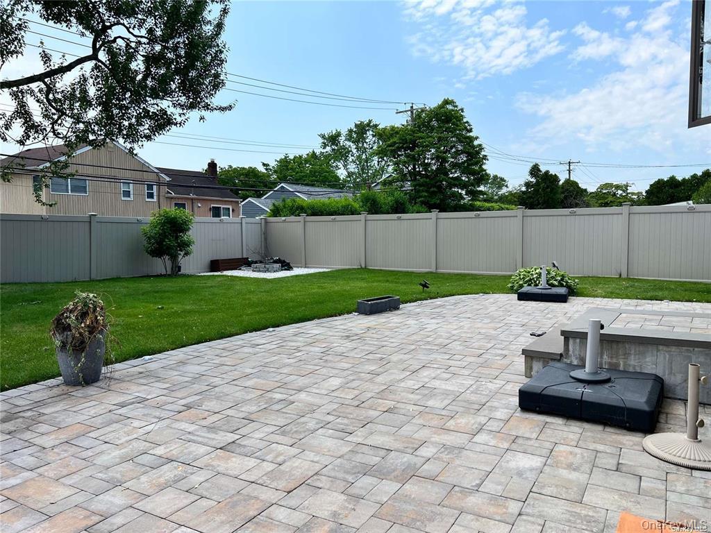 14 Hicks Avenue Property Photo 2