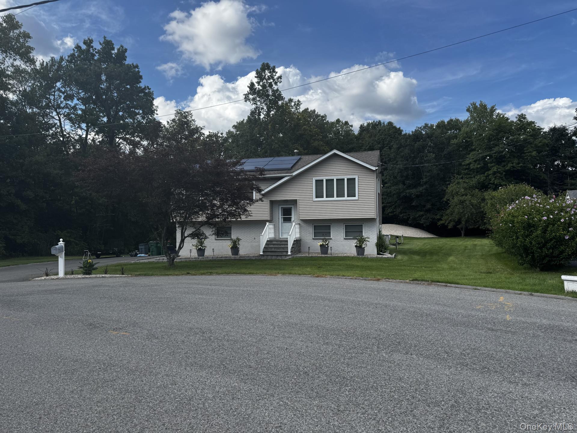 6 Russett Lane Property Photo 1
