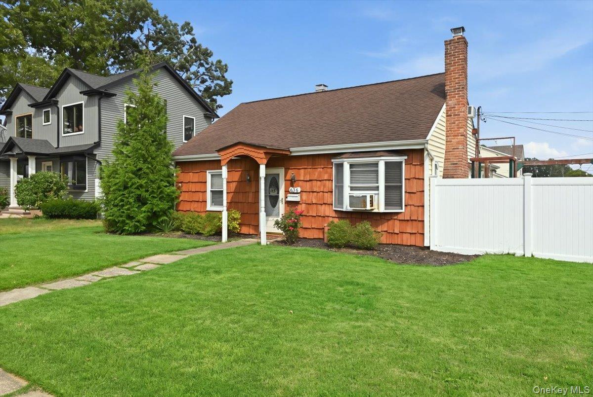 626 Central Avenue Property Photo 2