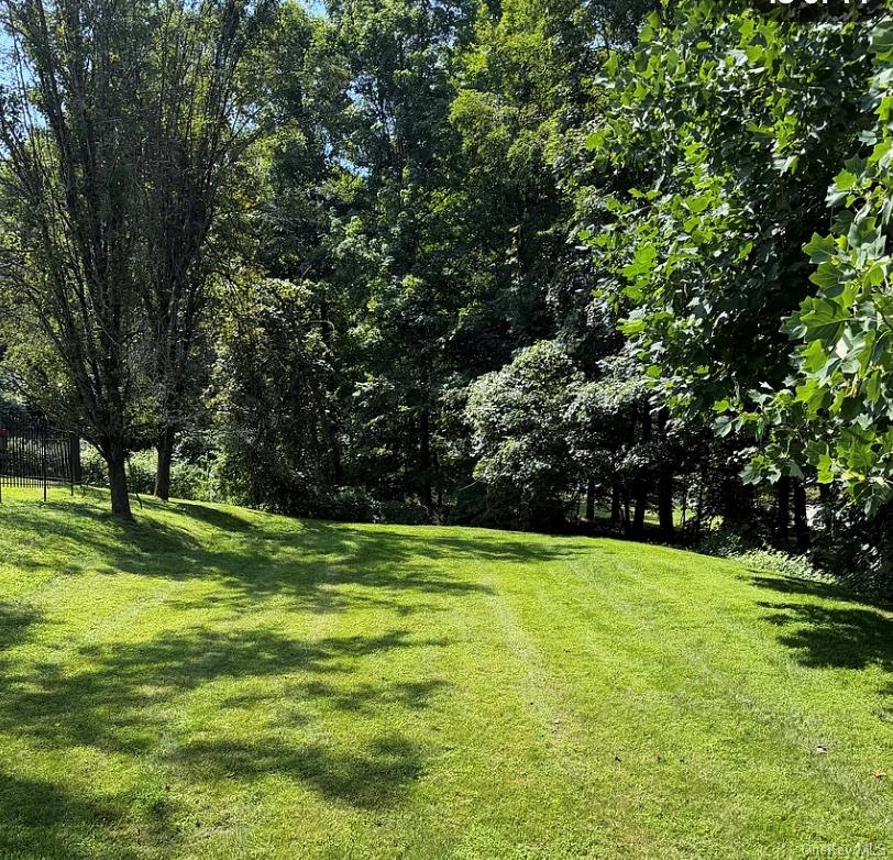 5 Candlewood Court Property Photo 4