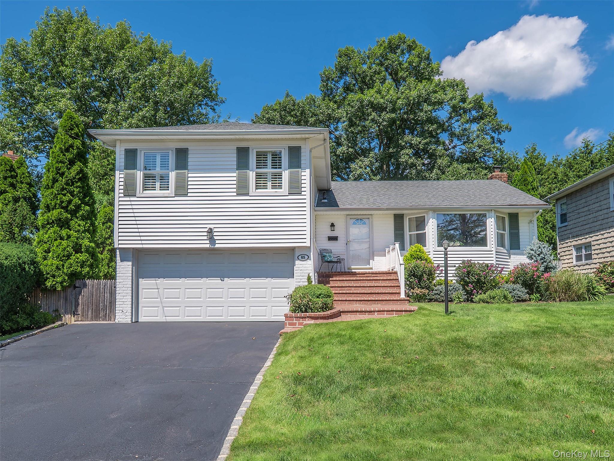 65 Essex Court Property Photo 1