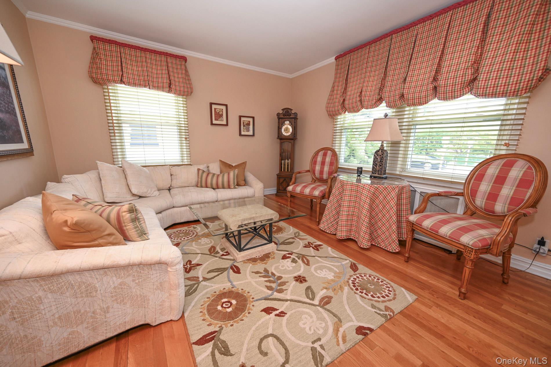 1073 Hancock Avenue Property Photo 4