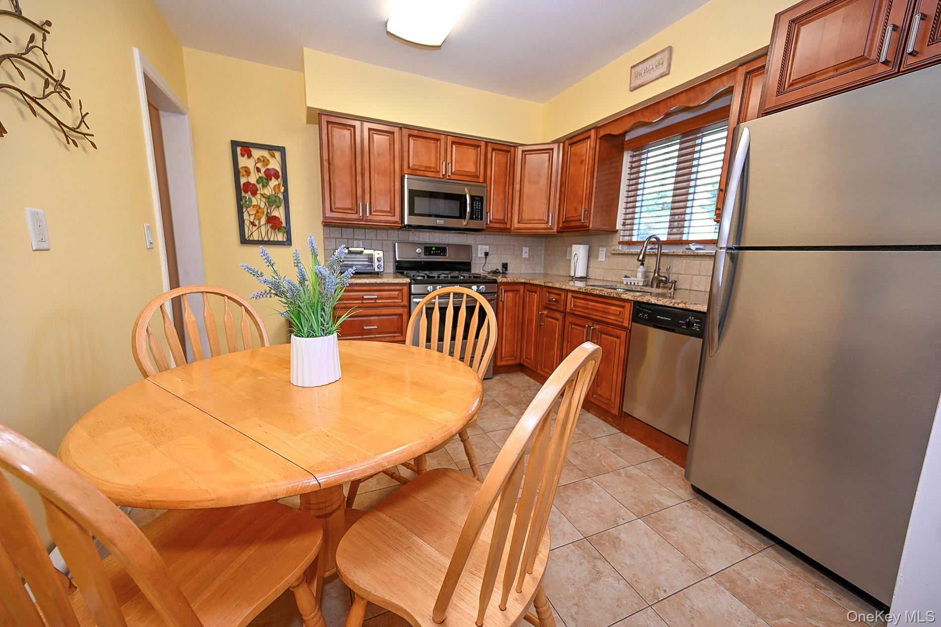 1073 Hancock Avenue Property Photo 12