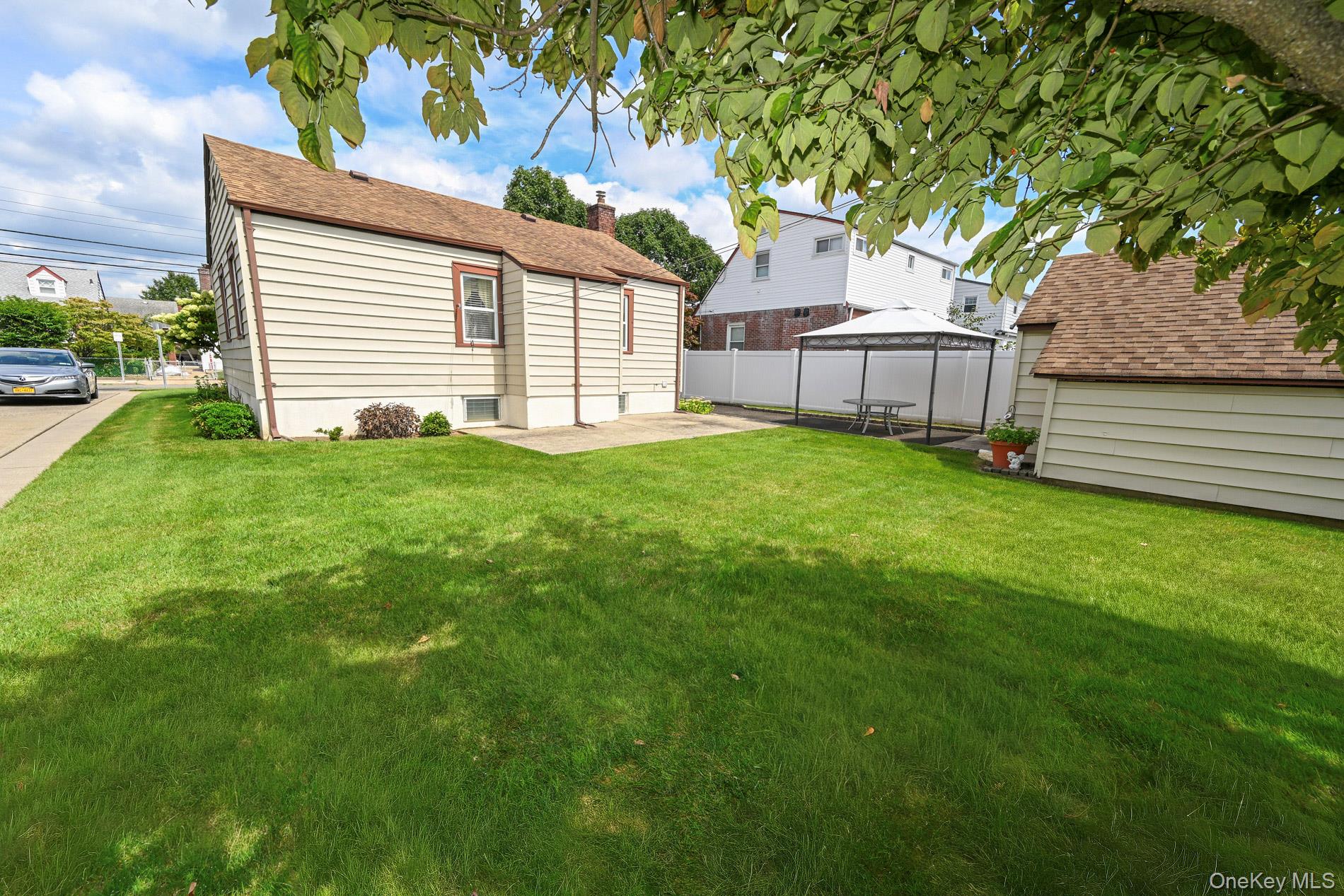 1073 Hancock Avenue Property Photo 21