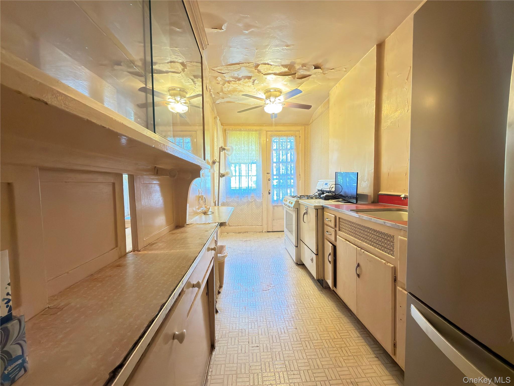 52 Slocum Crescent Property Photo 6