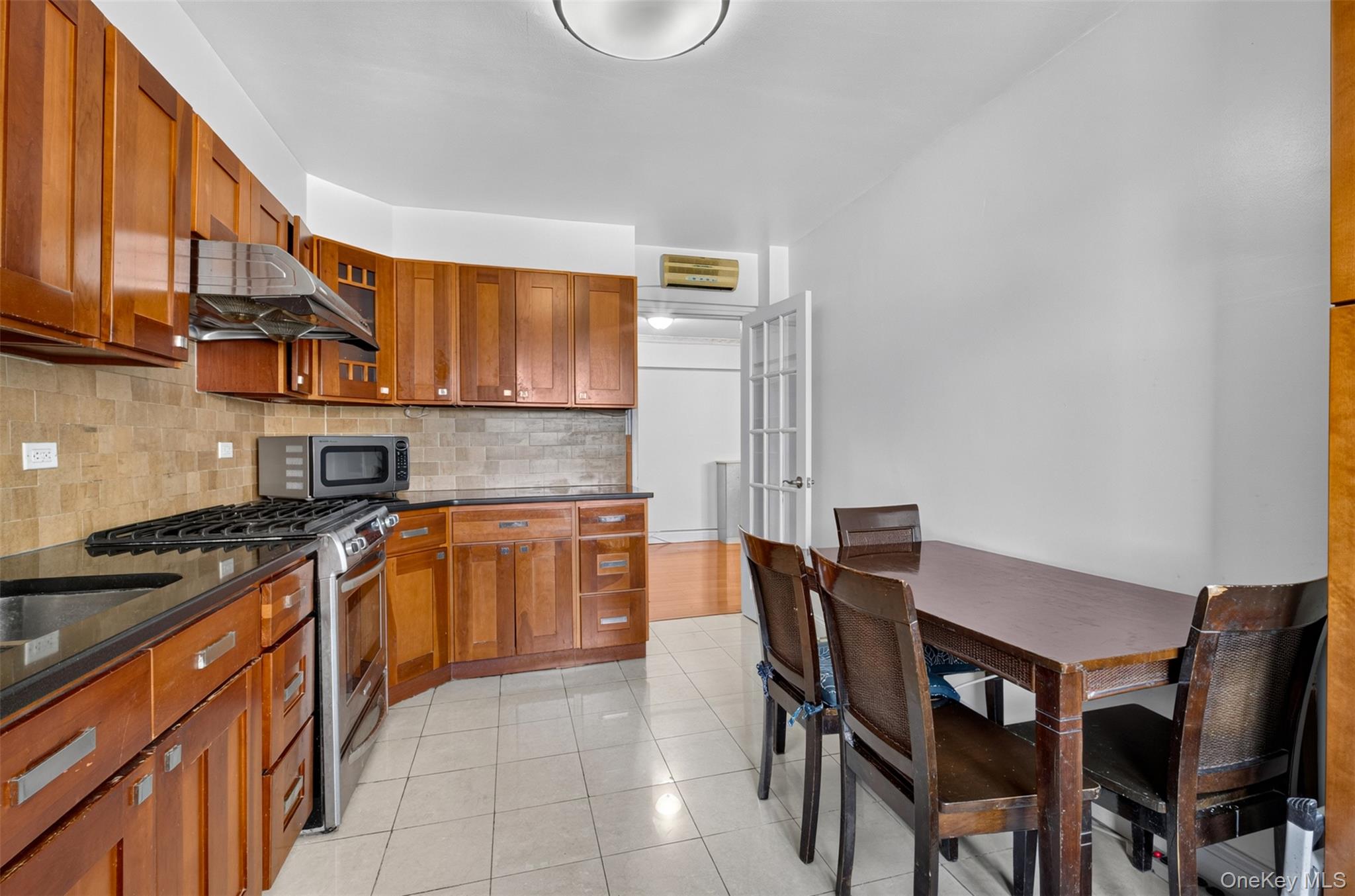 29-30 137th Street 3k Property Photo 12