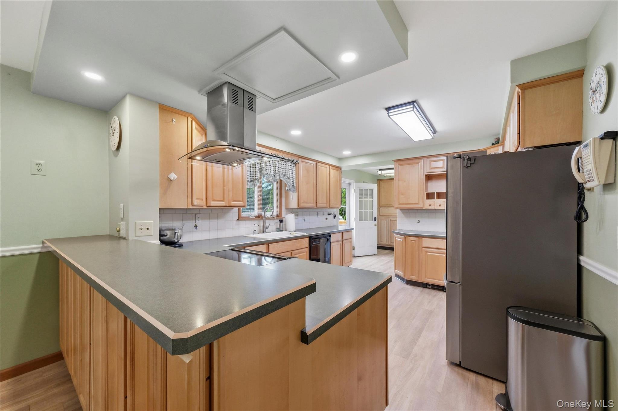 6725 - 6727 Route 82 6725 Property Photo 4