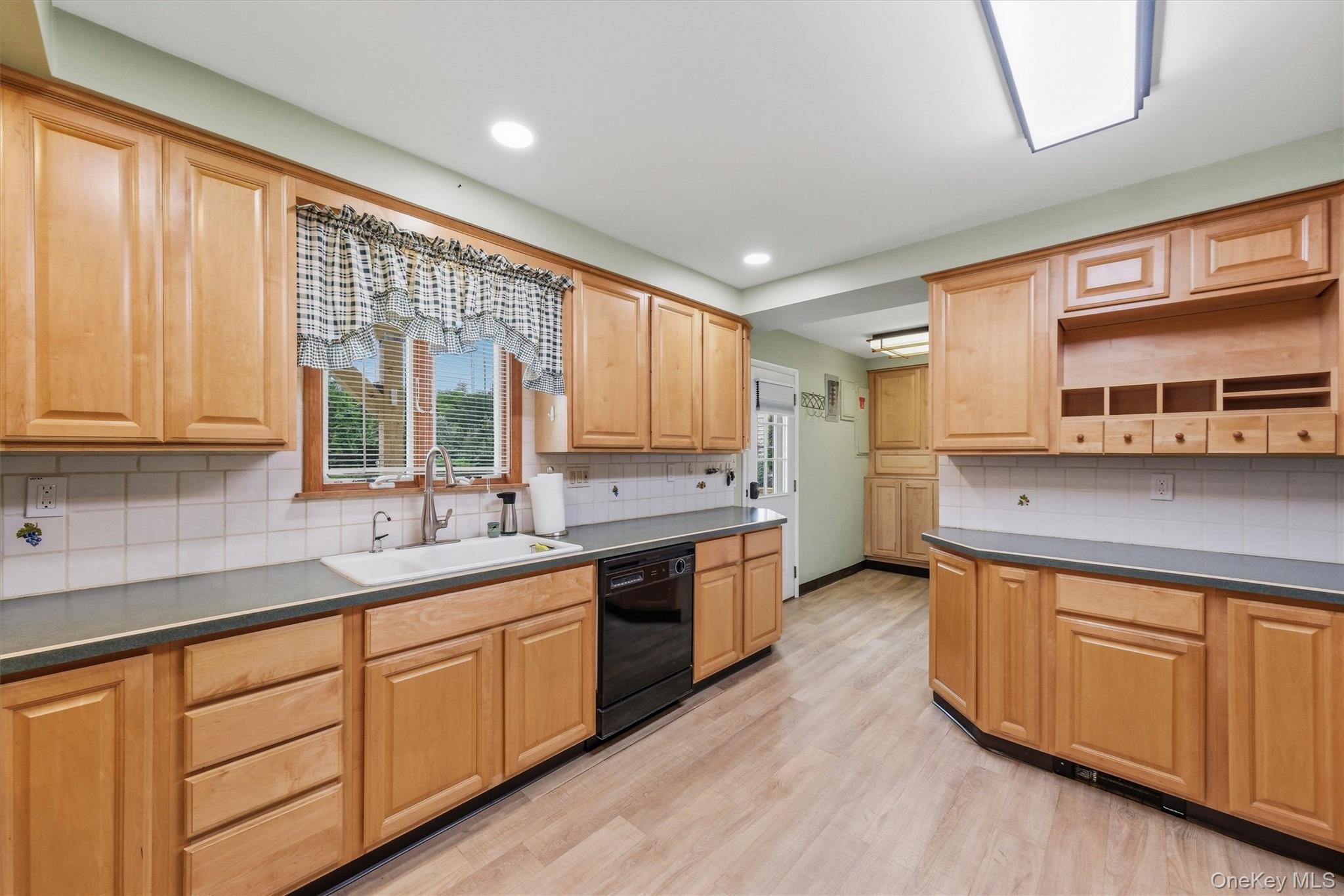 6725 - 6727 Route 82 6725 Property Photo 13