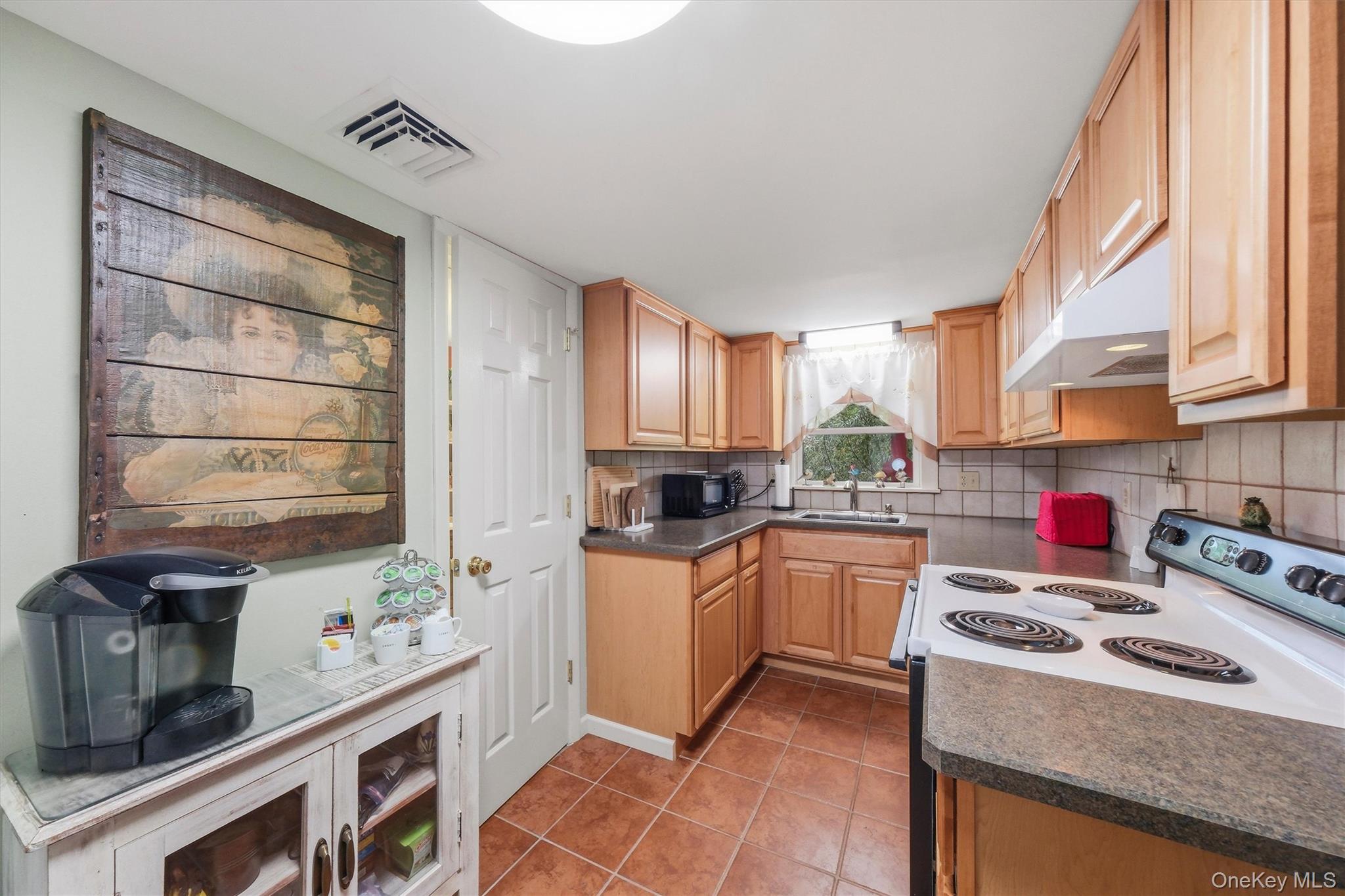 6725 - 6727 Route 82 6725 Property Photo 43
