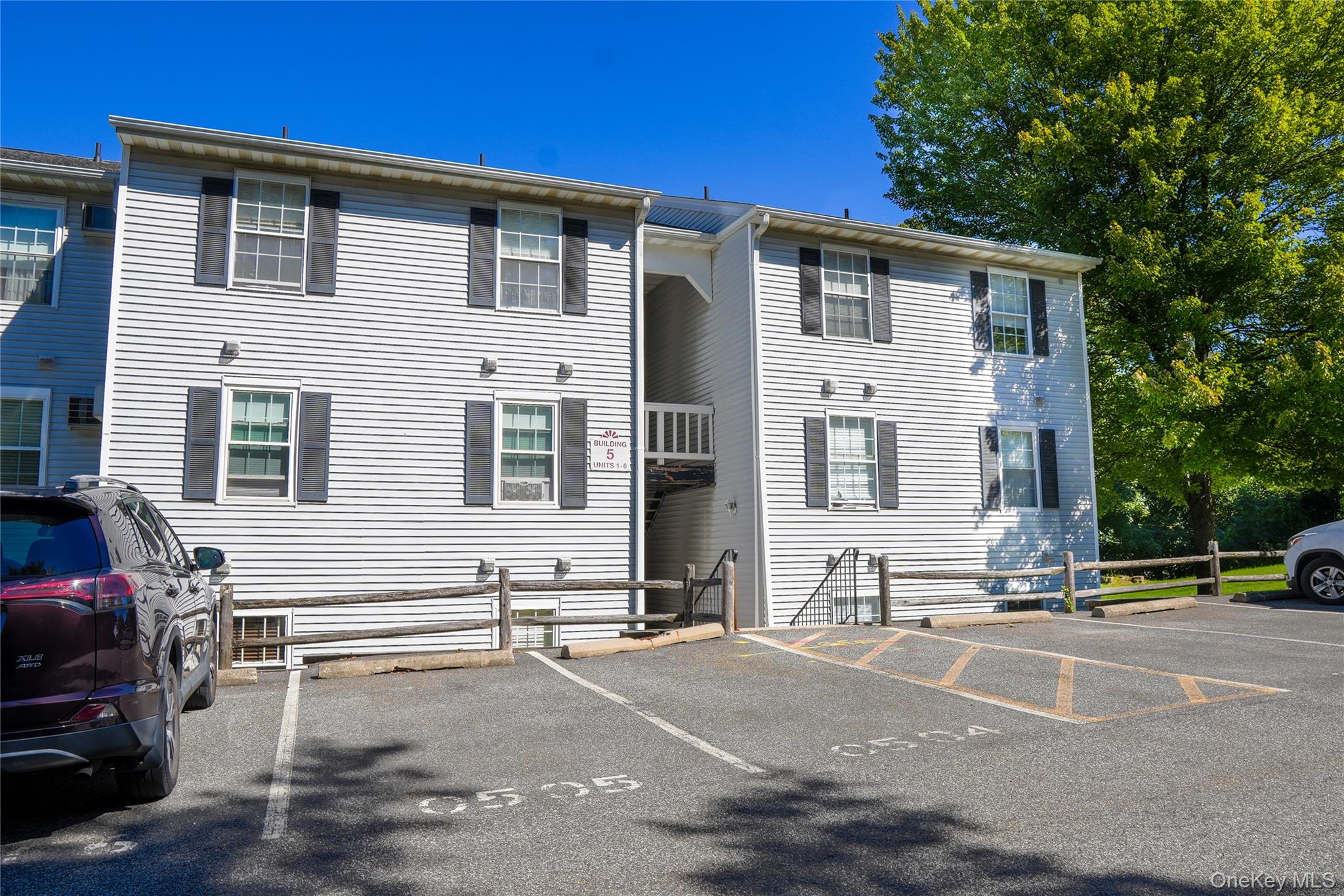 5 Lexington Hill 1 Property Photo 1