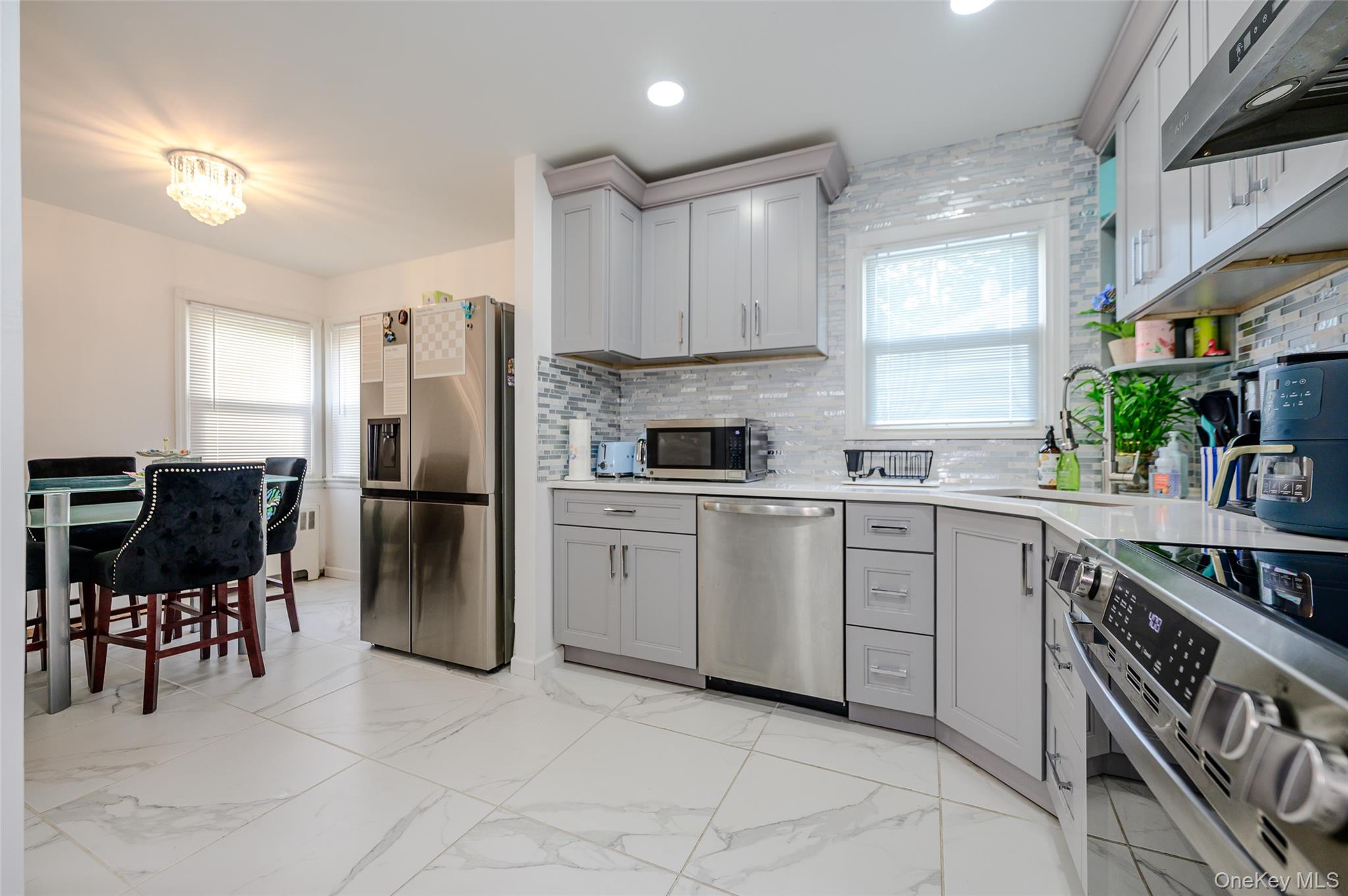 3381 Oceanside Road Property Photo 4