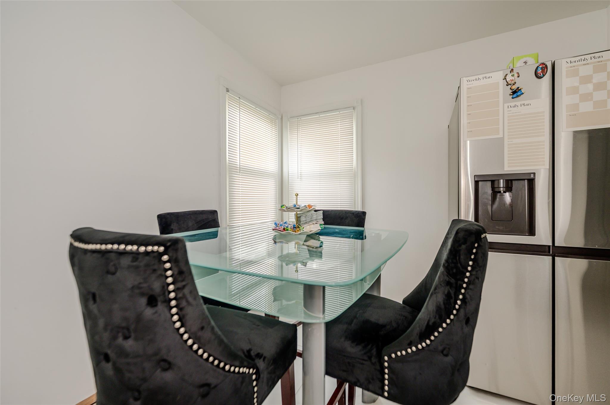 3381 Oceanside Road Property Photo 6