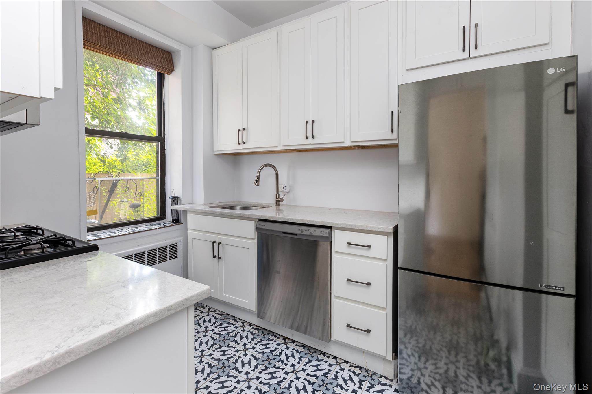 3215 Arlington Avenue 1g Property Photo 1