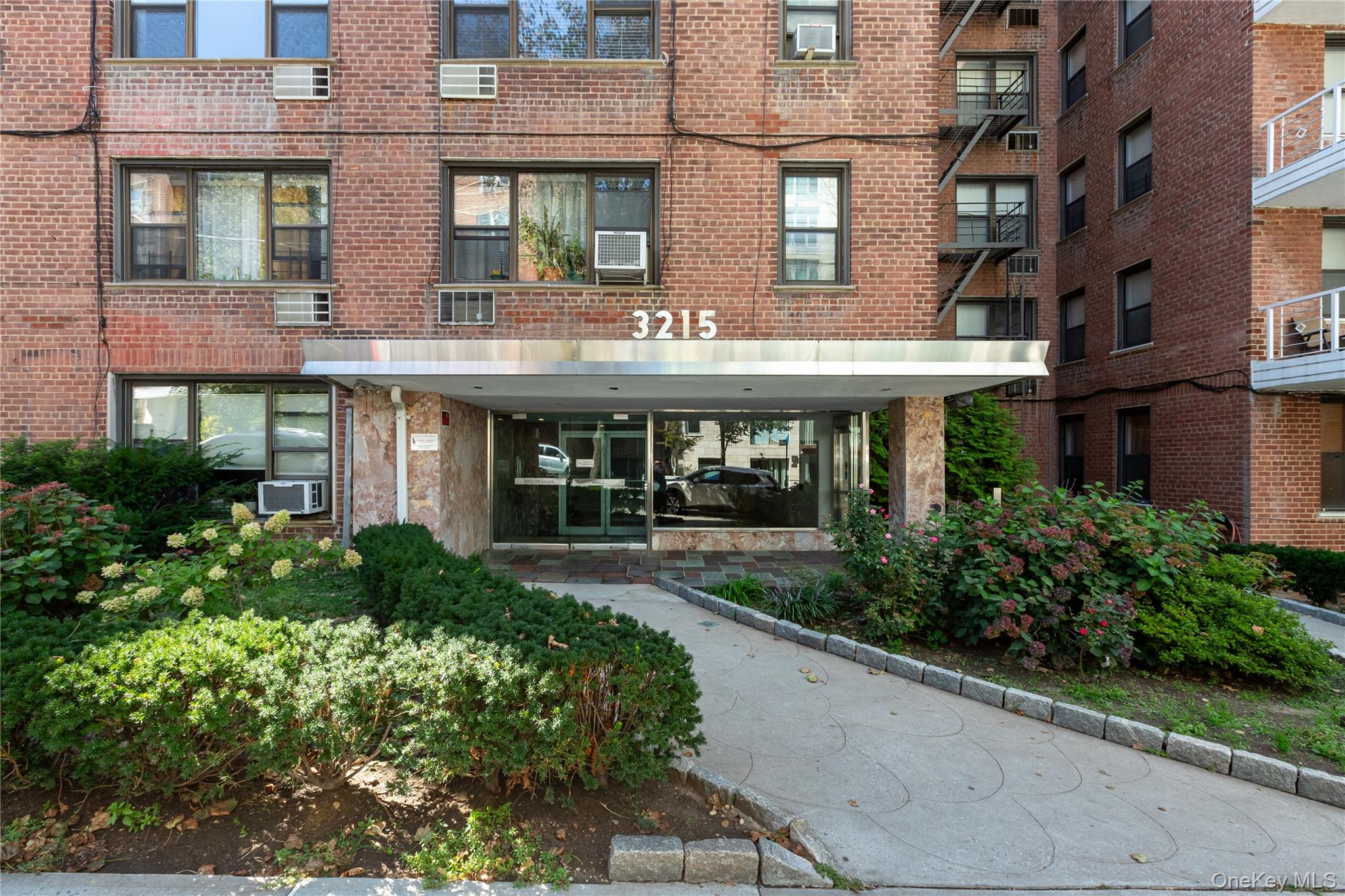 3215 Arlington Avenue 1g Property Photo 9