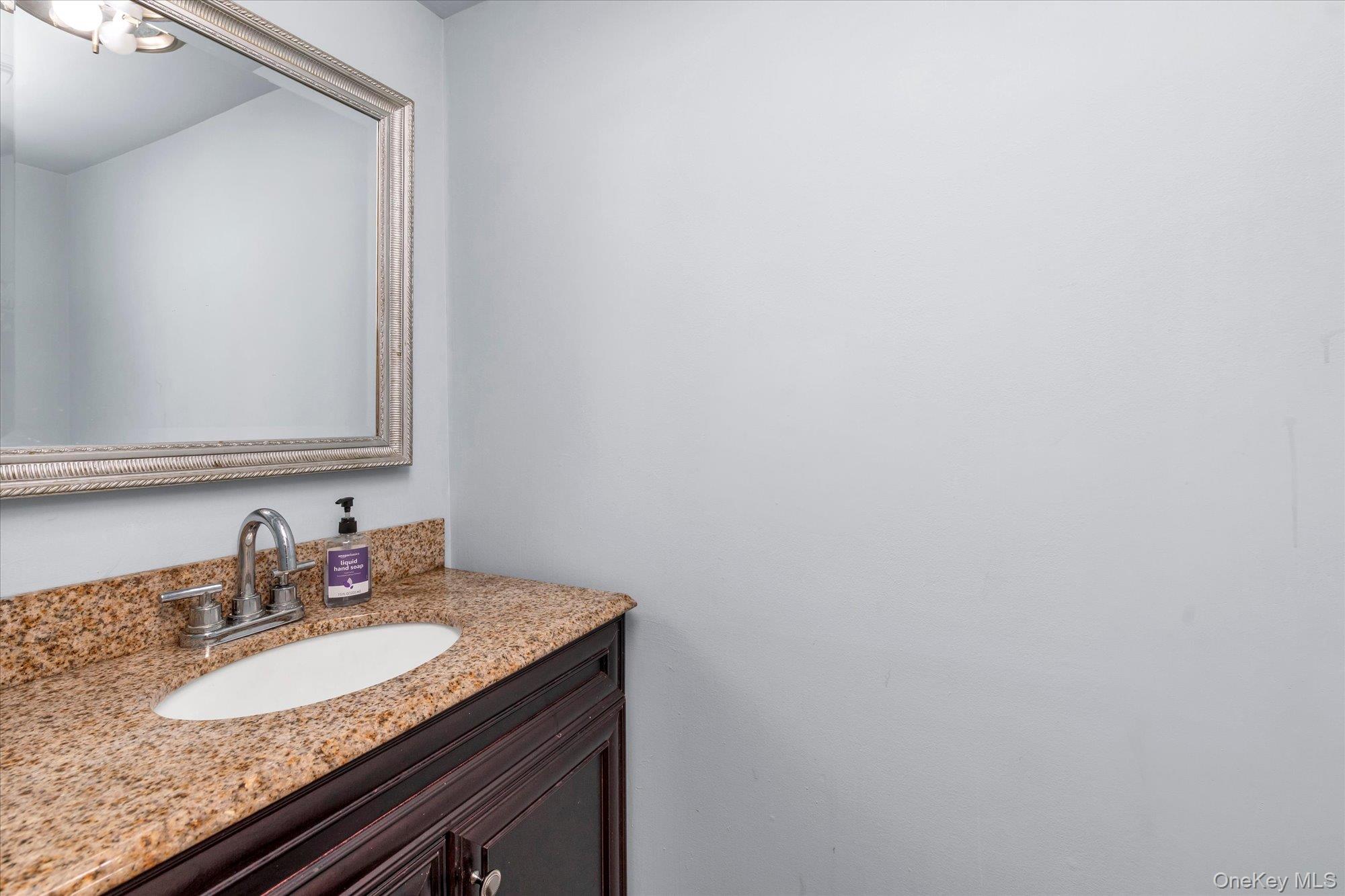 88 E Valley Stream Boulevard 6 Property Photo 7