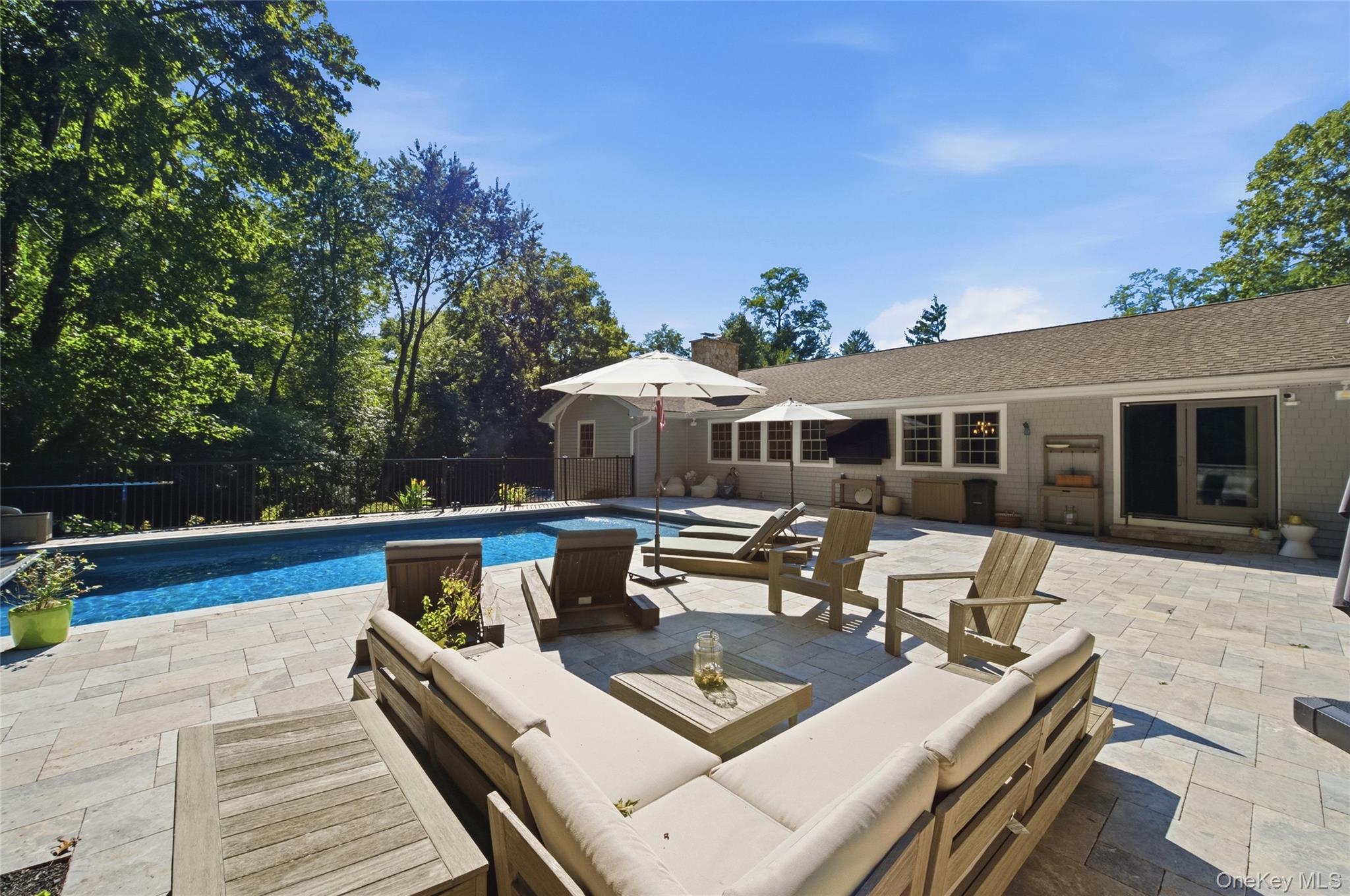 30 Cove Road Property Photo 28