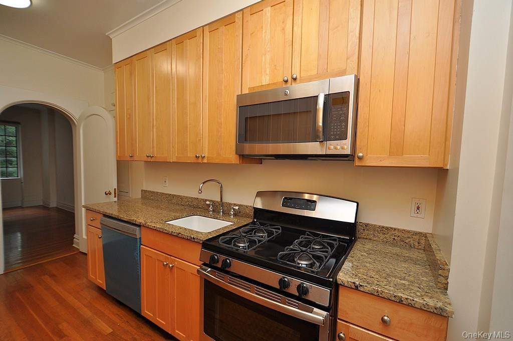 155 Garth Road 1f Property Photo 7
