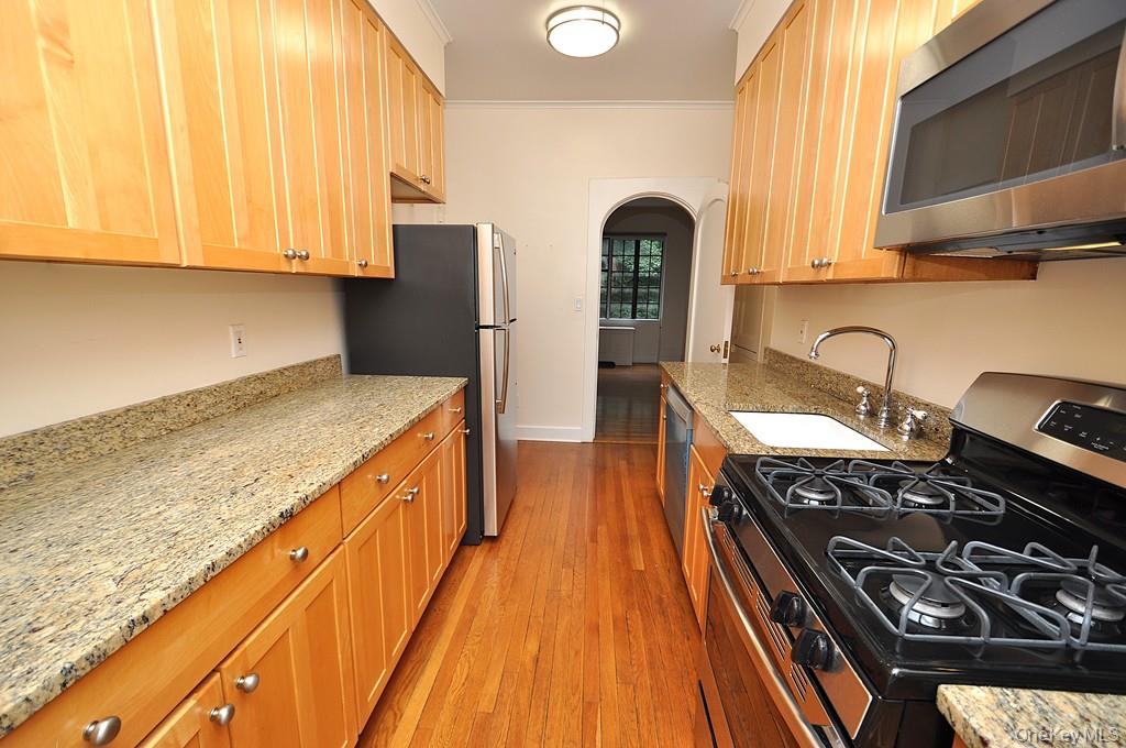 155 Garth Road 1f Property Photo 8