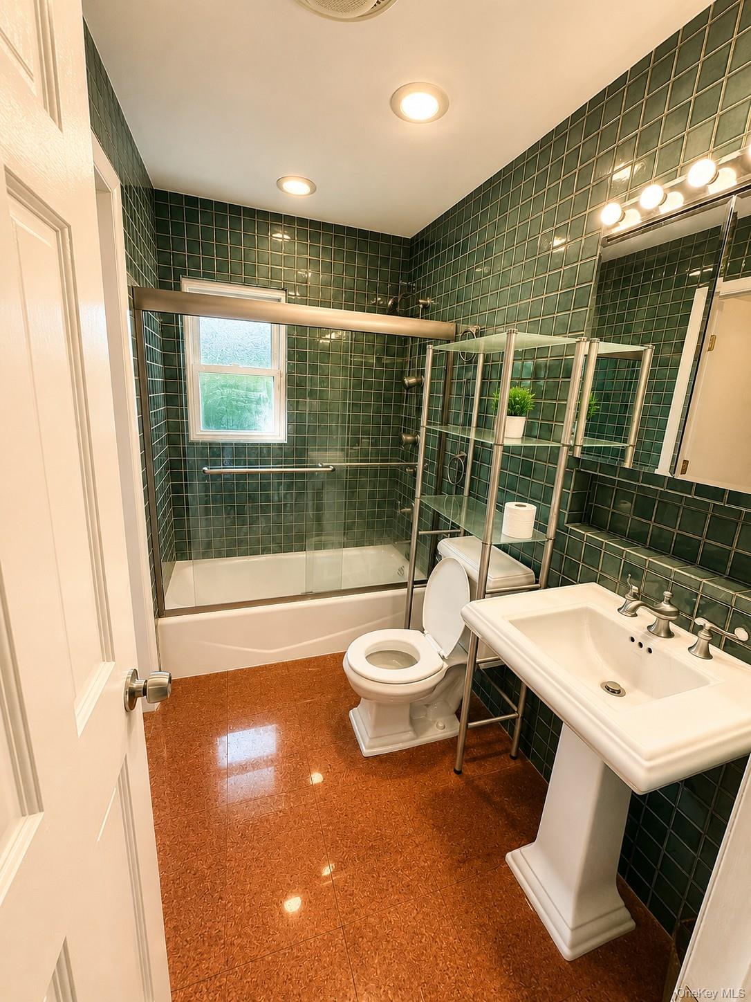 7 Pine Street Property Photo 8