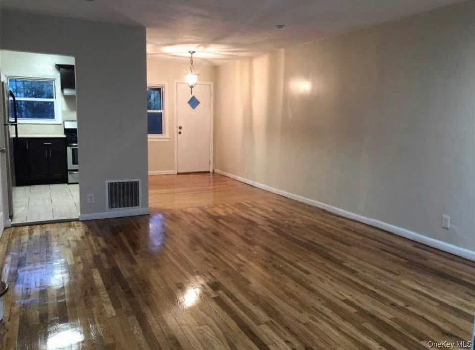 15011 Arlington Terrace Property Photo 2