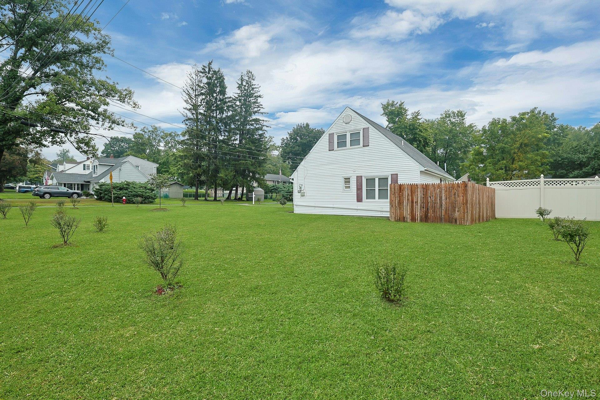 118 Grove Street Property Photo 4