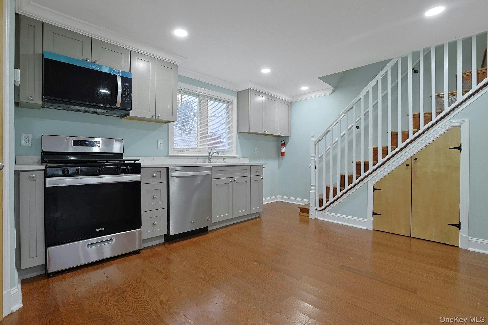 118 Grove Street Property Photo 11