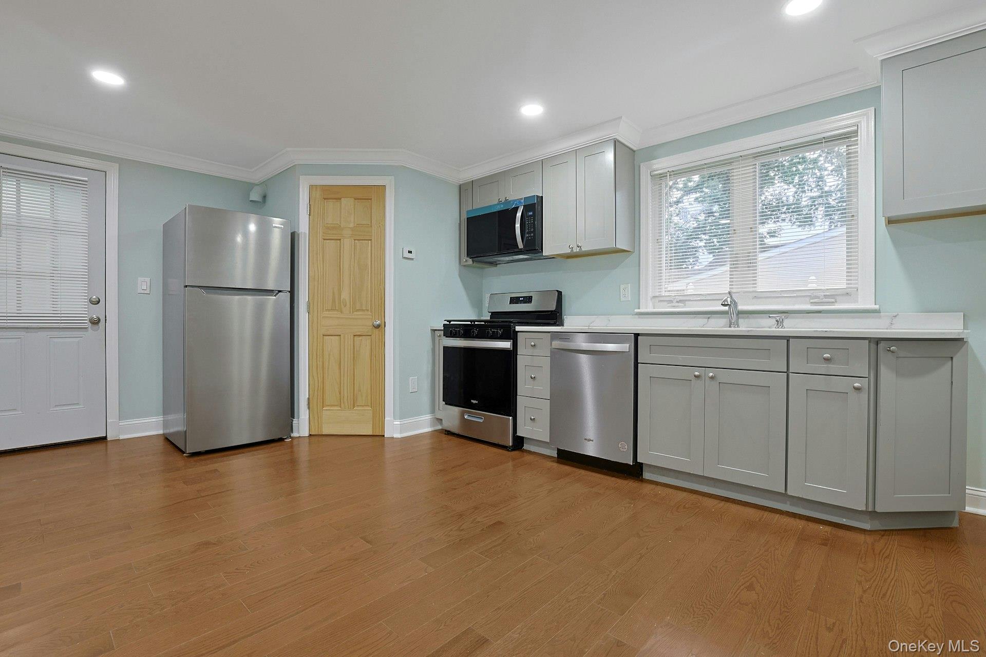 118 Grove Street Property Photo 14