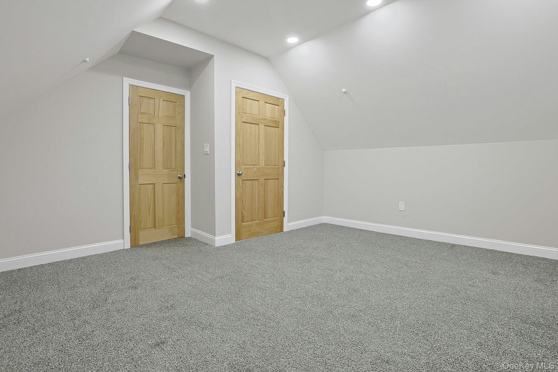 118 Grove Street Property Photo 23